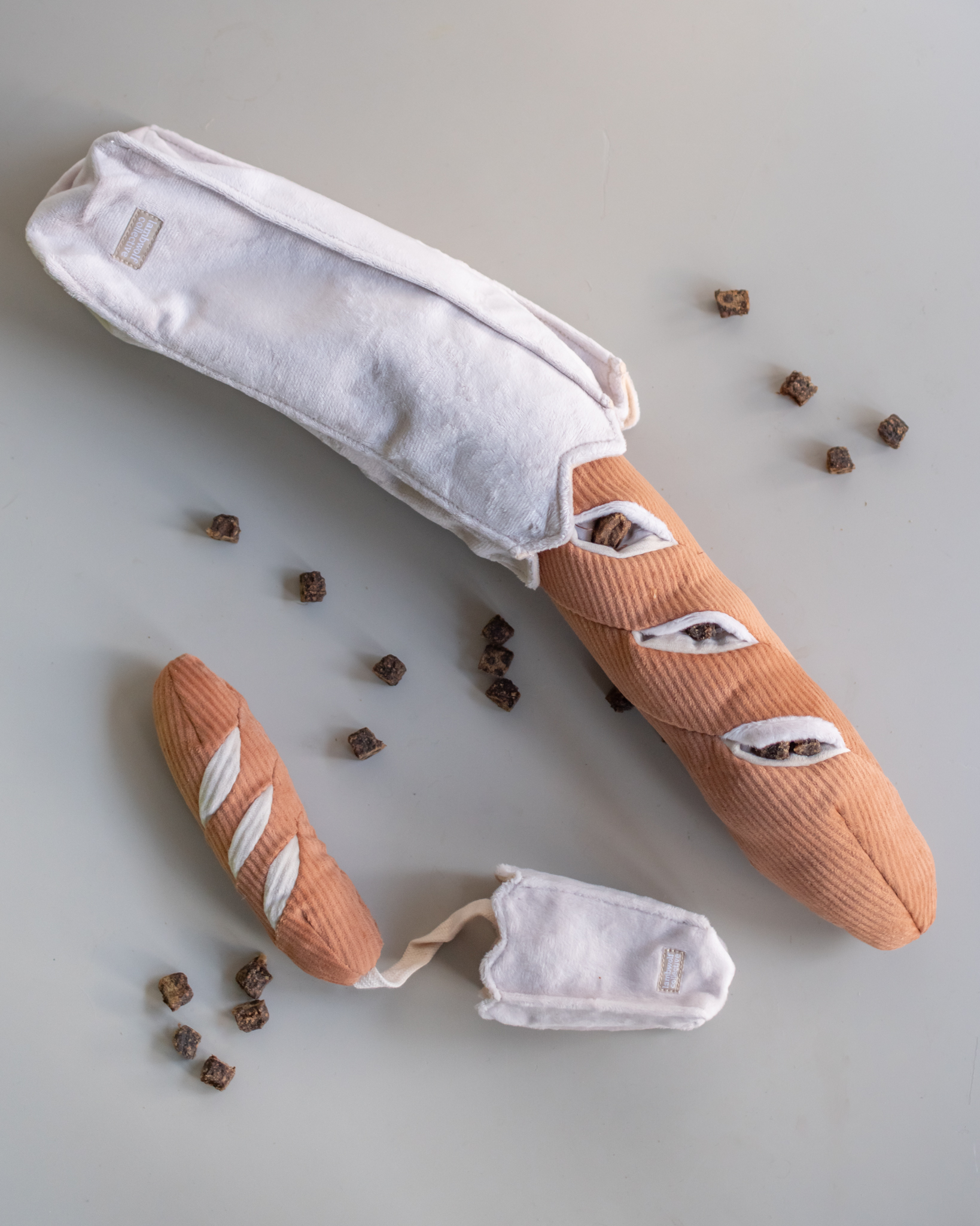 BAGUETTE - Lambwolf hondenspeelgoed -