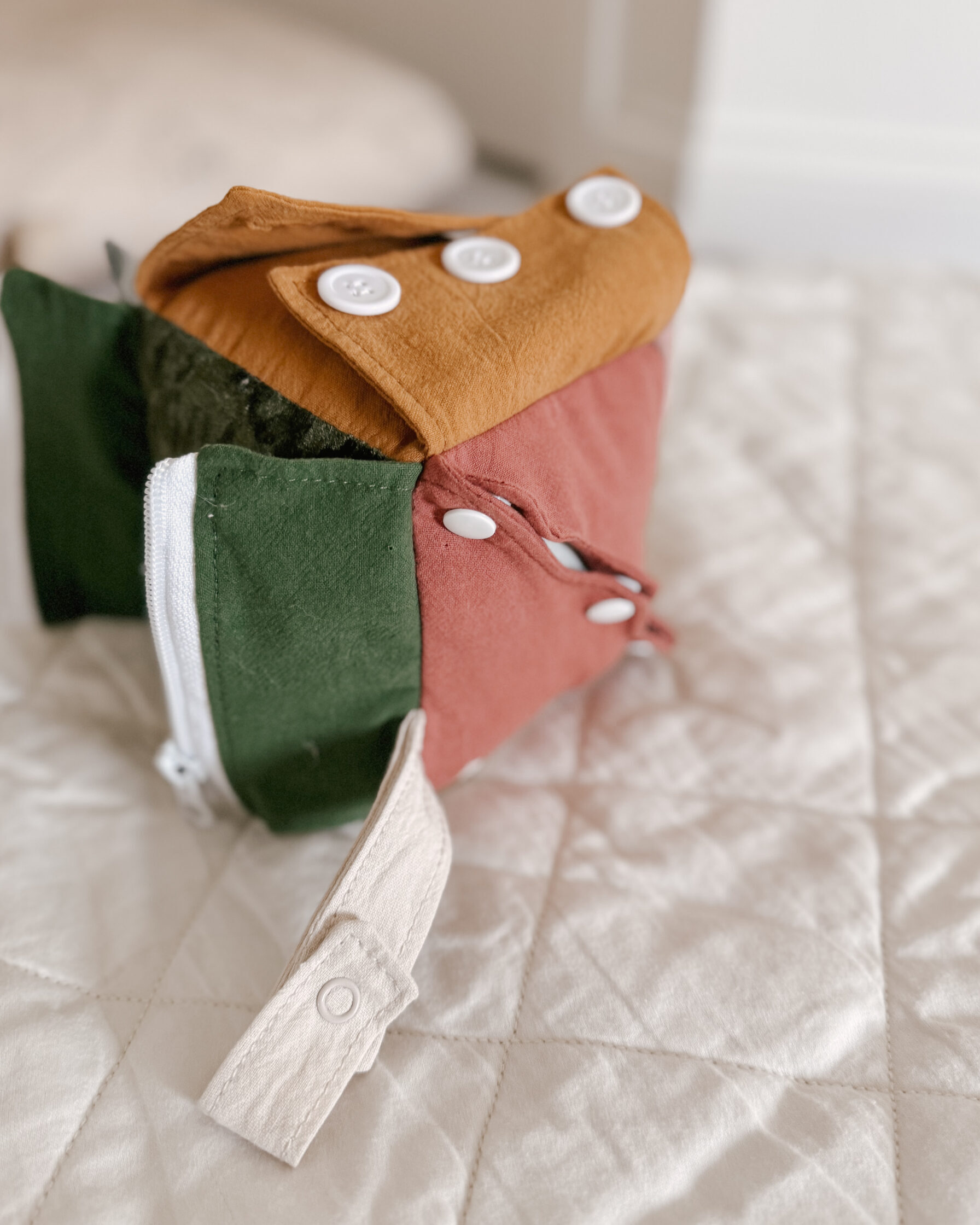 Little Lamb Kind - BUSY CUBE - kinder speelgoed