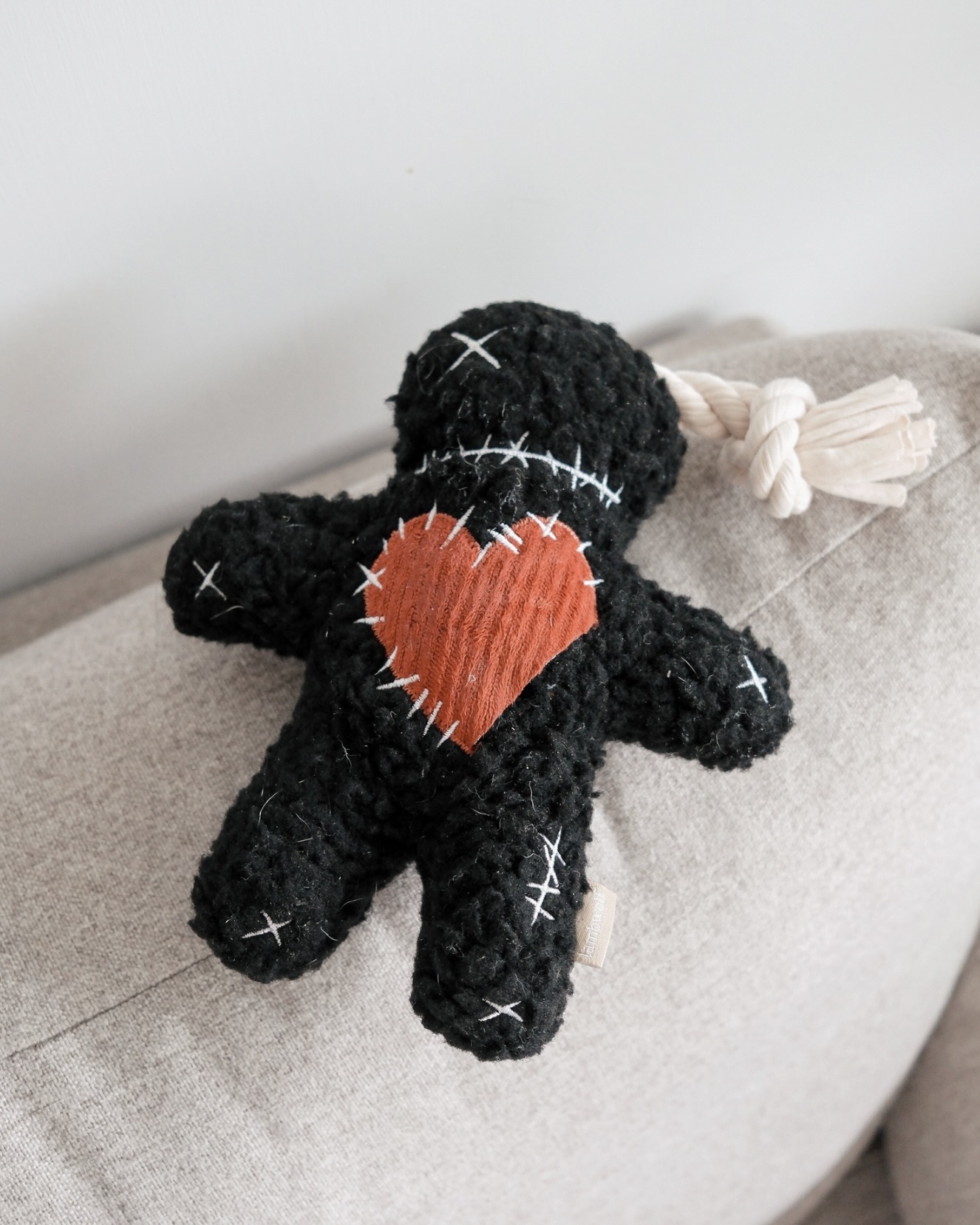 Voodoo toy - lambwolf collective honden speelgoed