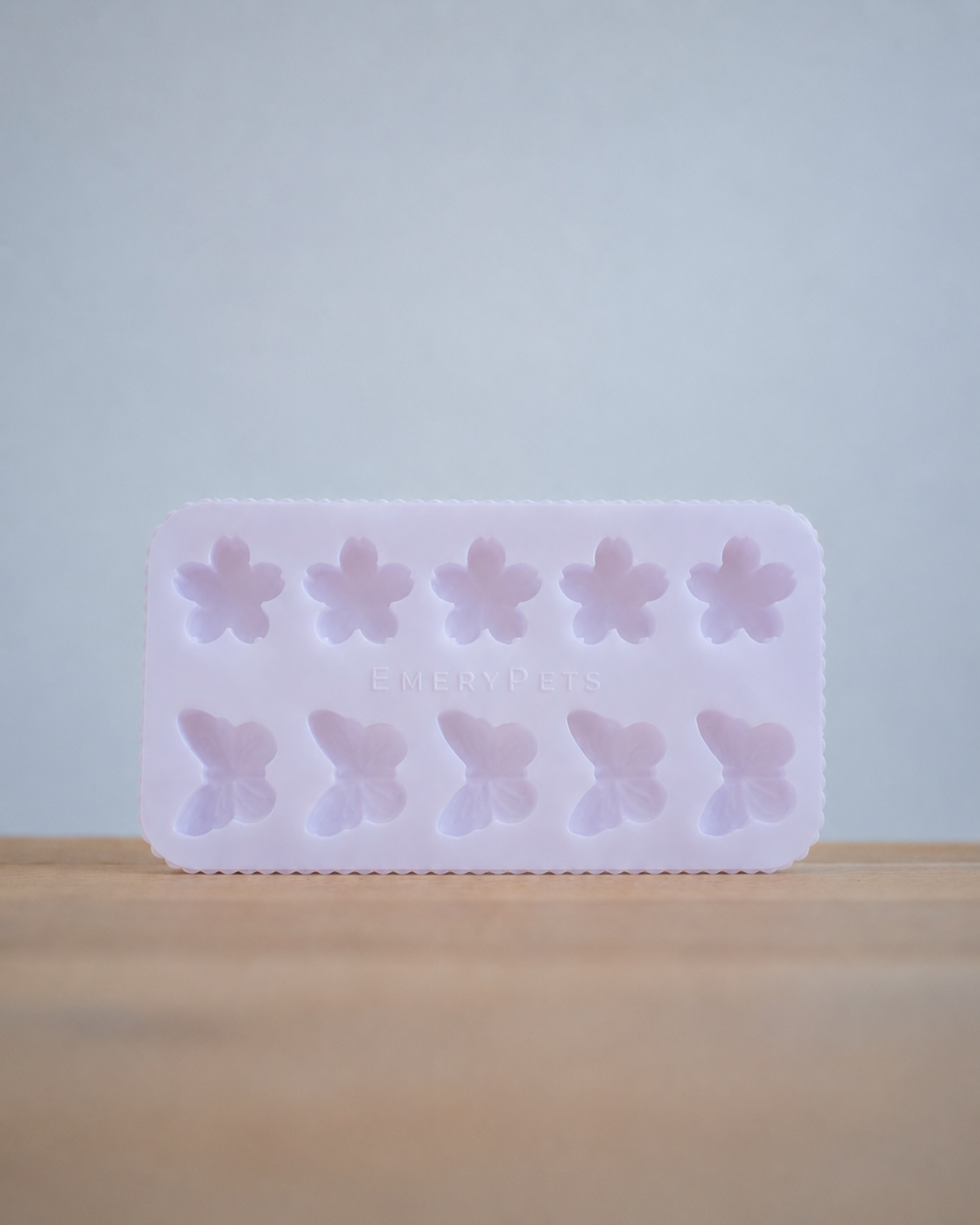 emery pets | treat mold vlinder en sakura
